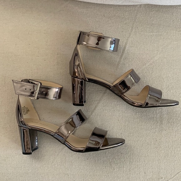 Nine West Shoes - Nine West pewter sandal